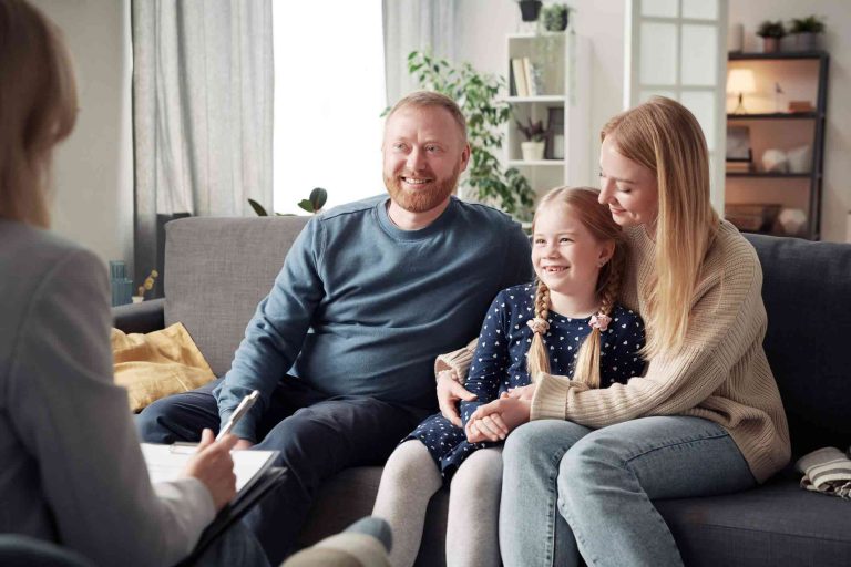 What is The Role of a Family Therapist? Family Therapist